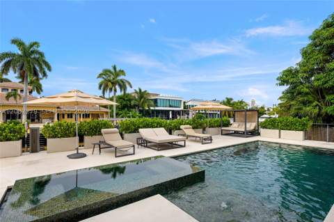 16495 NE 32nd Ave, North Miami Beach FL - photo 20 of 55