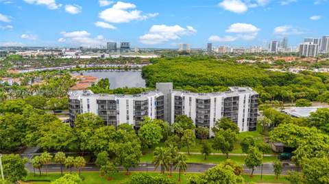 3301 N Country Club Dr 208, Aventura FL - photo 10 of 42