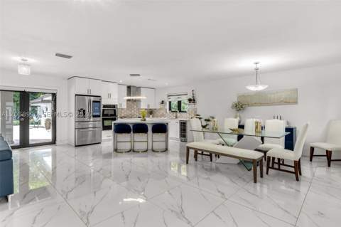10010 SW 85th Ter, Miami FL - photo 9 of 47
