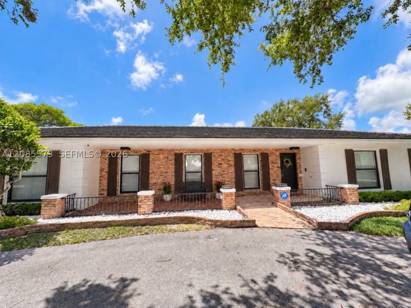 5 bedroom SingleFamilyResidence at 7440 SW 174th St, Cutler Hammock, Palmetto Bay — photo 2