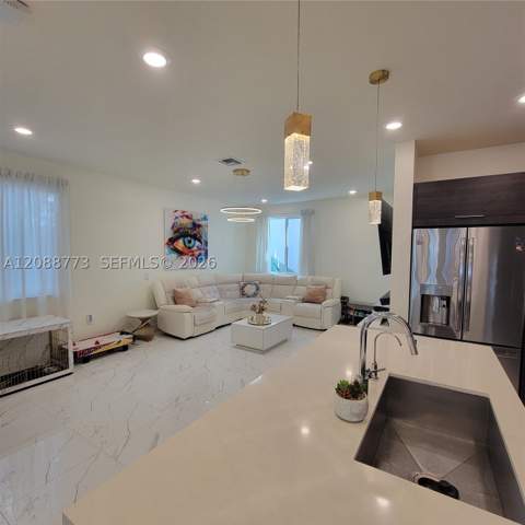 10440 NW 67th St 10440, Doral FL - photo 11 of 54