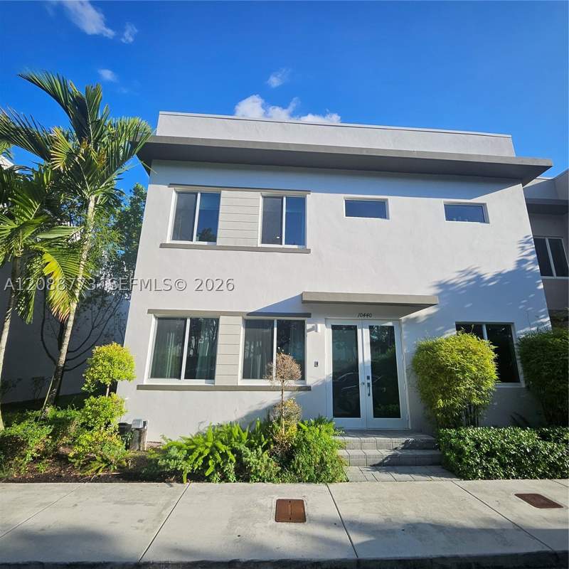4 bedroom Townhouse at 10440 NW 67th St 10440, Landmark At Doral Central, Doral — photo 2