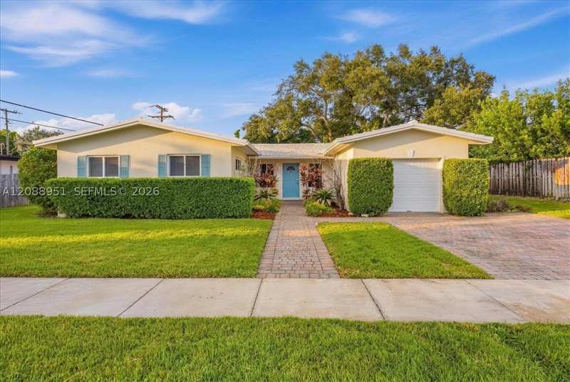 4 bedroom SingleFamilyResidence at 9125 SW 65th St, Catalina Heights, Miami — photo 1