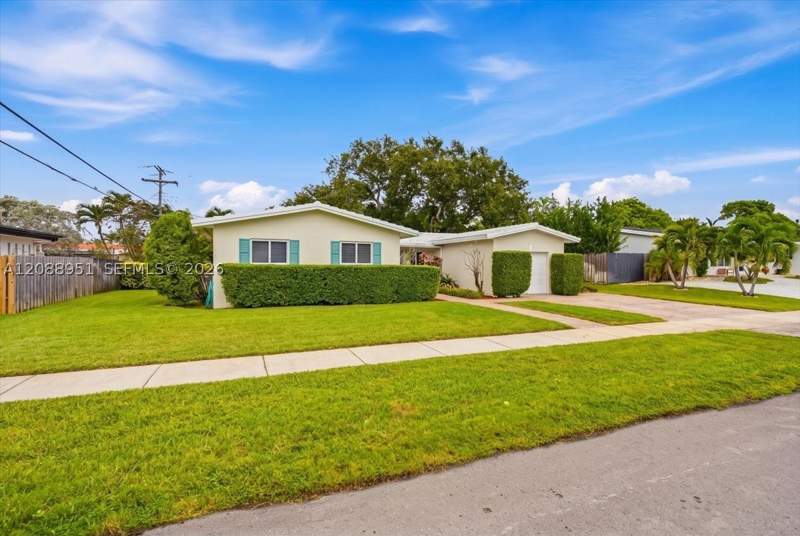 4 bedroom SingleFamilyResidence at 9125 SW 65th St, Catalina Heights, Miami — photo 3