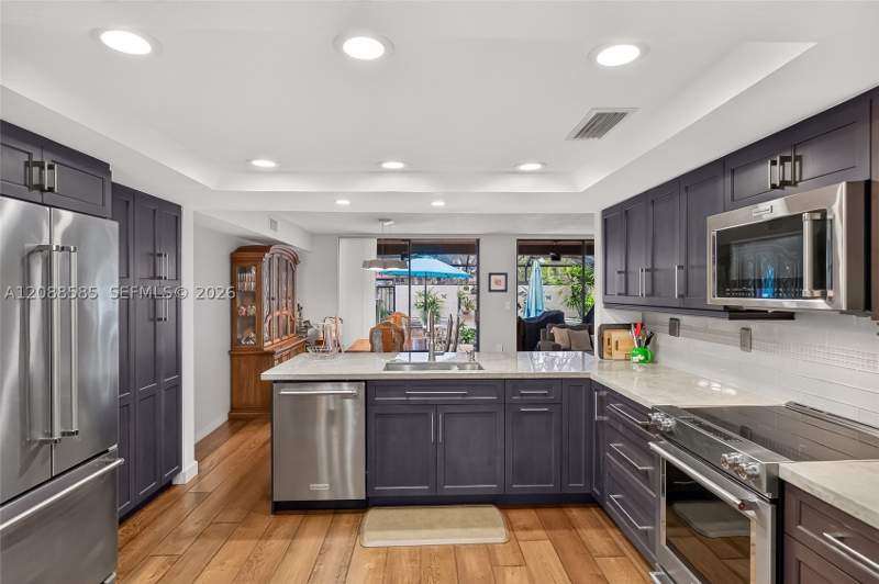 3 bedroom Townhouse at 10656 SW 76th Ter, Sunset Kendall Villas, Miami — photo 2