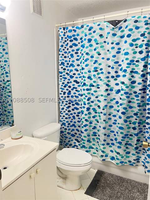 3390 NE 9th St 201, Homestead FL - photo 8 of 12