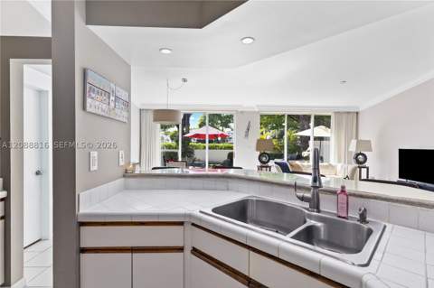4501 NW 102nd Ct, Doral FL - photo 18 of 32