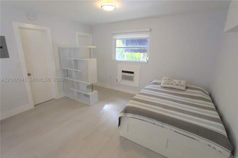 427 Santander Ave 202, Coral Gables FL - photo 11 of 17