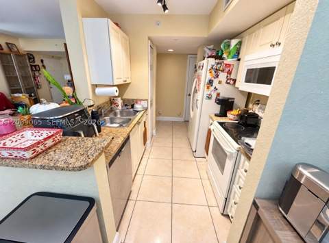 20930 SW 87th Ave 207, Cutler Bay FL - photo 6 of 26