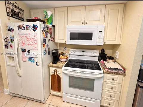 20930 SW 87th Ave 207, Cutler Bay FL - photo 8 of 26