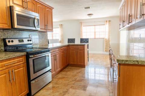 11601 SW 183rd St, Miami FL - photo 7 of 40