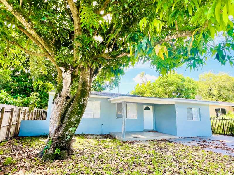 3 bedroom SingleFamilyResidence at 3100 NW 171st Street, Golden Glades Park, Miami Gardens — photo 1