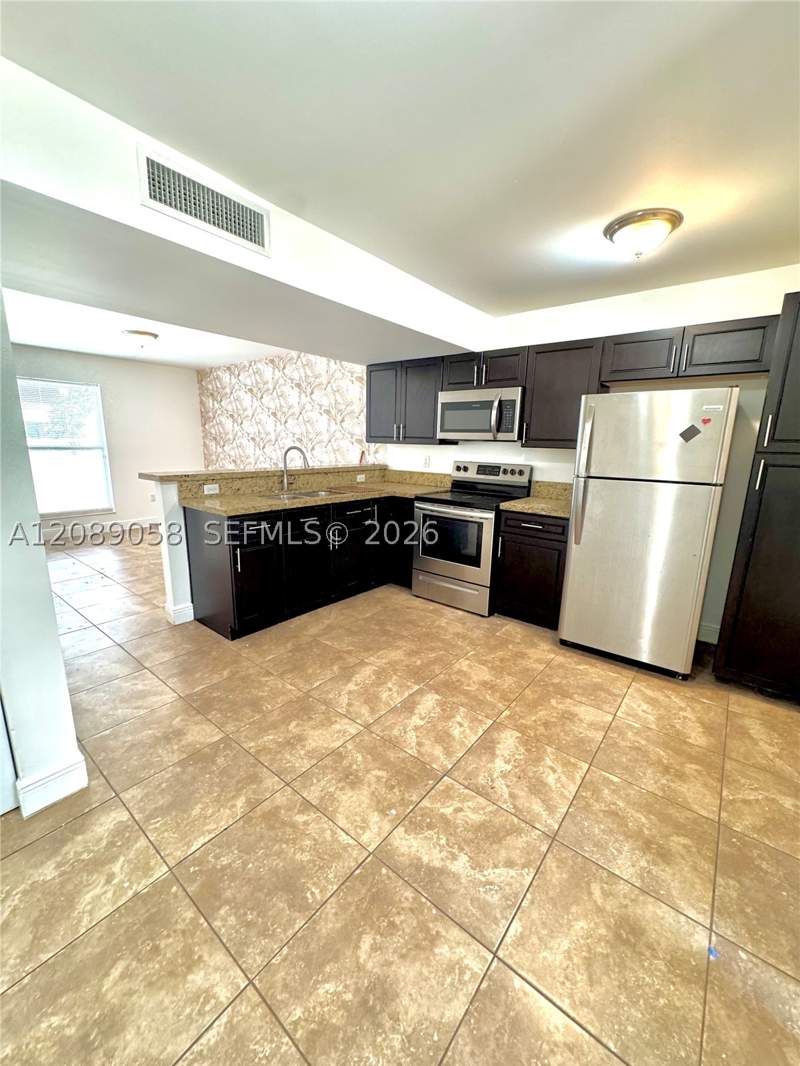 2 bedroom Condominium at 1968 NW 4th Ct 323, Town Park Plaza North Con, Miami — photo 4