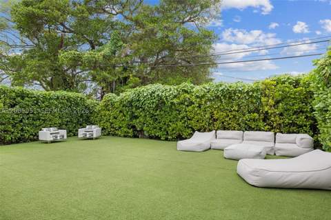 2615 NE 213th St, Miami FL - photo 17 of 29