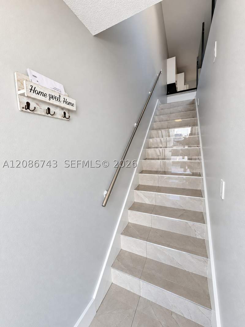 2 bedroom Condominium at 7727 W 29th Ln 202-39, El Prado Xiii Condo, Hialeah — photo 2