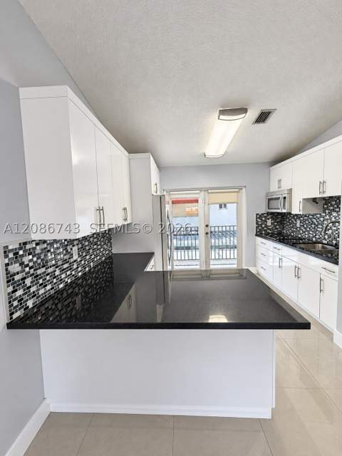 7727 W 29th Ln 202-39, Hialeah FL - photo 7 of 16