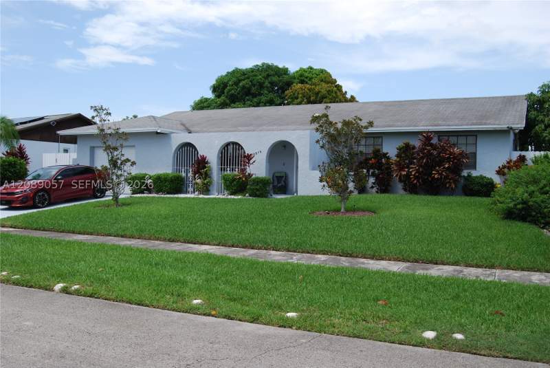 4 bedroom SingleFamilyResidence at 10815 SW 165th Ter, El Alamo Sub, Miami — photo 3