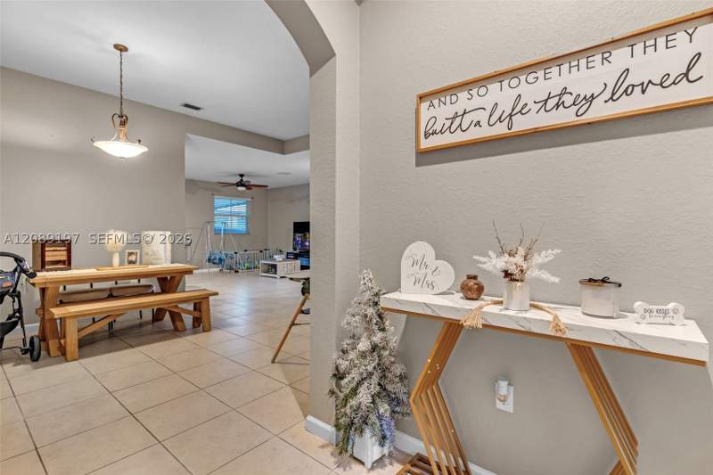 4 bedroom SingleFamilyResidence at 11833 SW 250th Ter, Hemingway Point, Homestead — photo 4