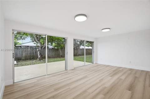 16010 SW 100th Ct, Miami FL - photo 10 of 30