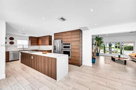 1080 NE 104th St, Miami Shores FL - photo 15 of 57