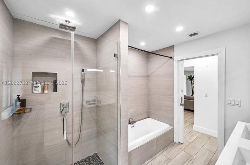 3 bedroom SingleFamilyResidence at 1080 NE 104th St, Eveningside, Miami Shores — photo 4
