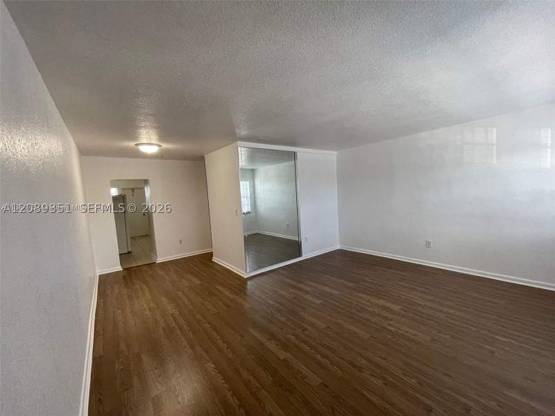 1 bedroom Condominium at 1471 NE 170th St 224A, Colonial Court Condo Bldg, North Miami Beach — photo 3