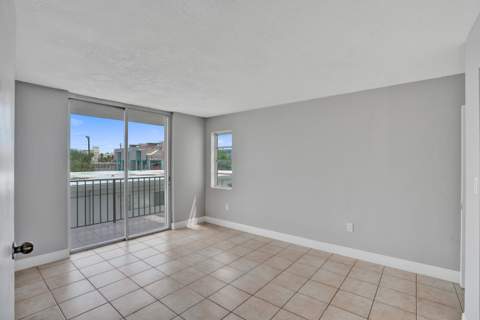 7601 Byron Avenue 3C, Miami Beach FL - photo 19 of 42