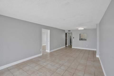 7601 Byron Avenue 3C, Miami Beach FL - photo 6 of 42