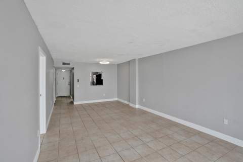 7601 Byron Avenue 3C, Miami Beach FL - photo 7 of 42