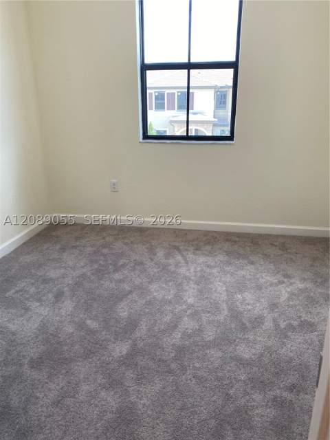 10948 W 32nd Ln, Hialeah FL - photo 13 of 18