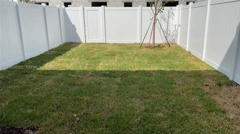 10948 W 32nd Ln, Hialeah FL - photo 9 of 18