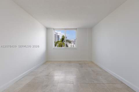 1621 Bay Rd 604, Miami Beach FL - photo 15 of 30