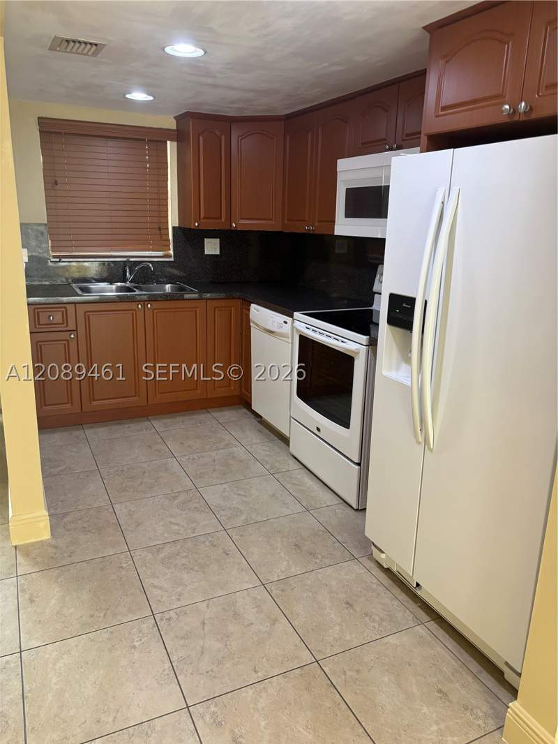 1 bedroom Condominium at 220 NW 87th Ave K210, Park East Condo, Miami — photo 4