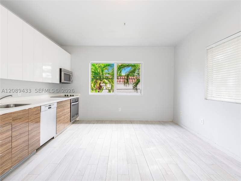 2 bedroom Condominium at 820 15th St 205, Anni Venti Condo, Miami Beach — photo 2