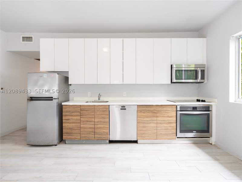 2 bedroom Condominium at 820 15th St 205, Anni Venti Condo, Miami Beach — photo 3