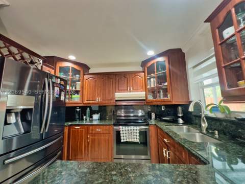 14348 SW 103rd St, Miami FL - photo 13 of 36