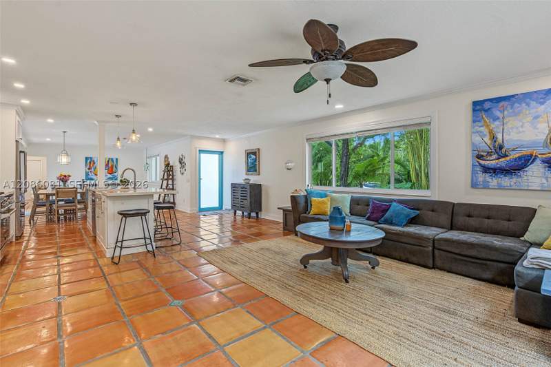 3 bedroom SingleFamilyResidence at 18740 SW 86th Ave, Whispering Pines Estates, Cutler Bay — photo 4