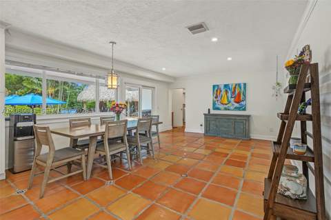 18740 SW 86th Ave, Cutler Bay FL - photo 7 of 31