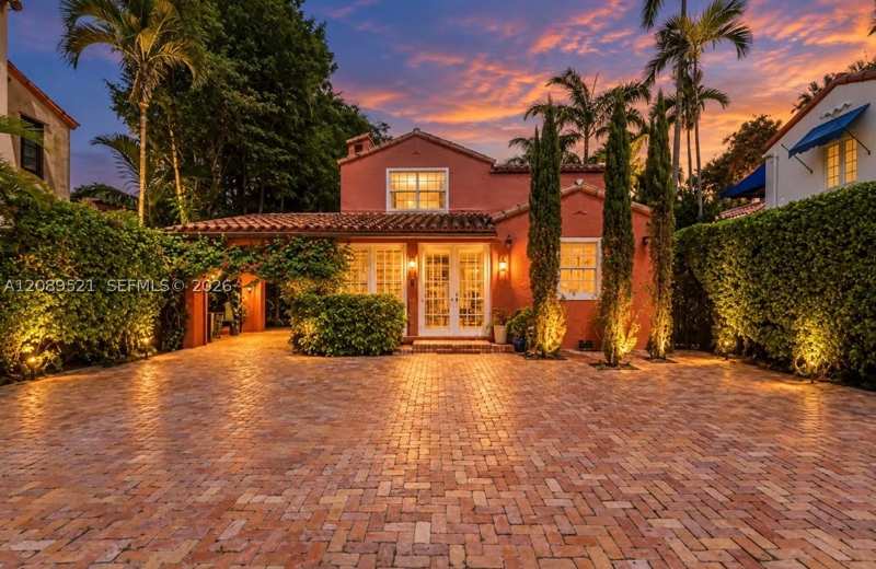 4 bedroom SingleFamilyResidence at 629 Altara Ave, Coral Gables Riviera Sec, Coral Gables — photo 1