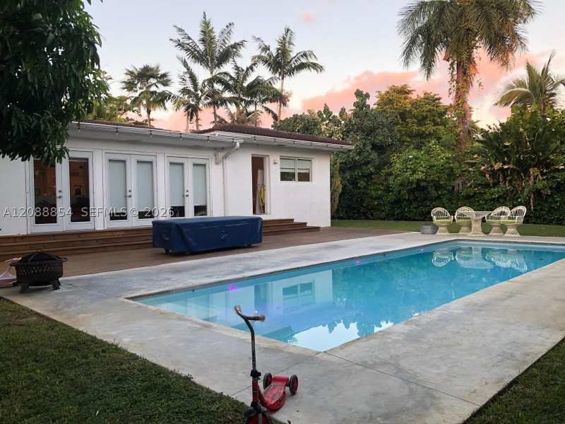 2 bedroom SingleFamilyResidence at 110 NW 87th St, River Estates, El Portal — photo 1