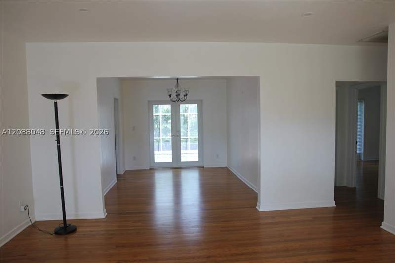 2 bedroom SingleFamilyResidence at 335 Candia Ave, Coconut Grove Sec 1-Coral, Coral Gables — photo 3