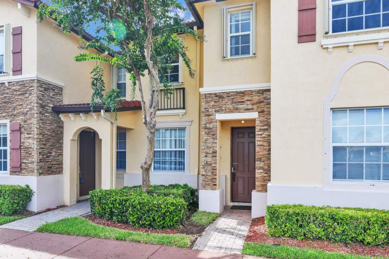 2 bedroom Townhouse at 1720 NE 33 Avenue 105-5, Villas At Carmel Condo No, Homestead — photo 2