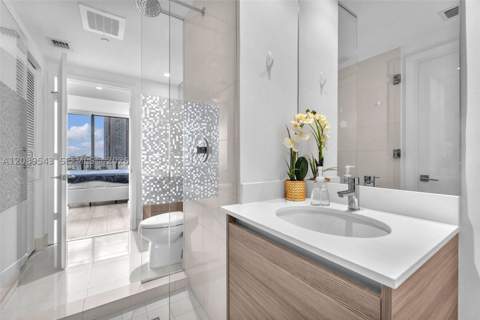 121 NE 34th St 905, Miami FL - photo 11 of 27
