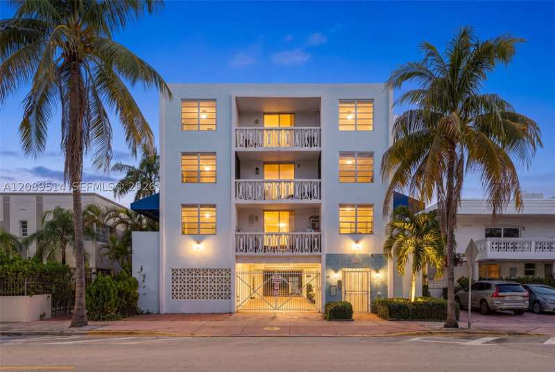 2 bedroom Condominium at 335 Collins Ave 407, Collins View Condo, Miami Beach — photo 1
