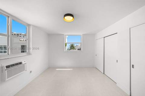 335 Collins Ave 407, Miami Beach FL - photo 17 of 38