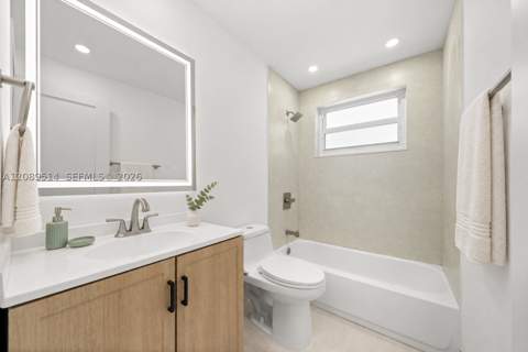 335 Collins Ave 407, Miami Beach FL - photo 24 of 38