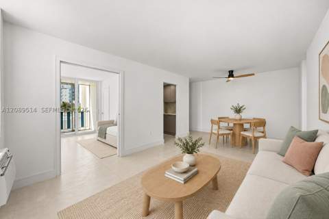 335 Collins Ave 407, Miami Beach FL - photo 9 of 38
