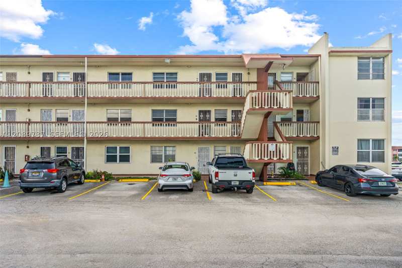 2 bedroom Condominium at 1481 NE Miami Gardens Dr 363, Fourth Moorings Condo, Miami — photo 1
