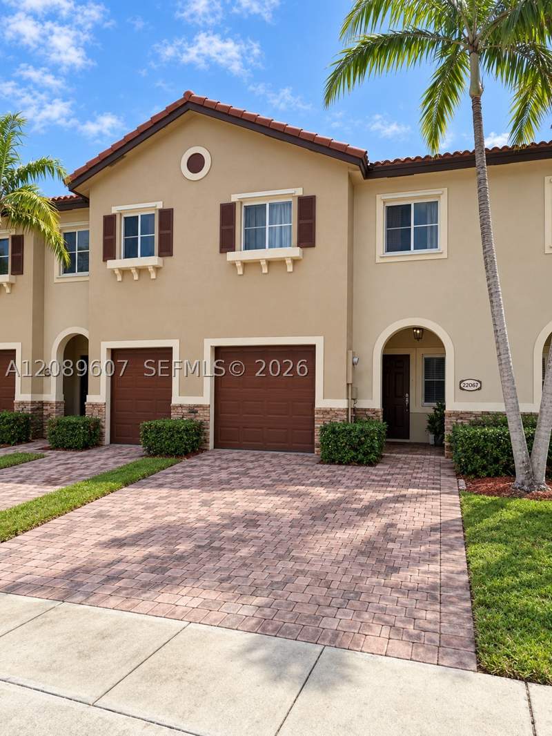 3 bedroom Townhouse at 22067 SW 88th Path, Lakes By The Bay Jay, Cutler Bay — photo 2