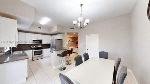 22067 SW 88th Path, Cutler Bay FL - photo 9 of 27